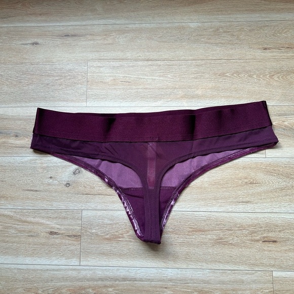 PINK Victoria’s Secret Thong - Picture 2 of 3